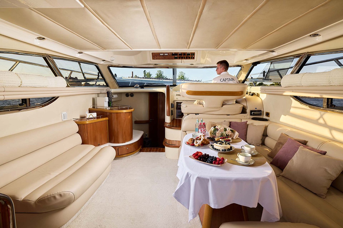 Аренда яхты Sealine F43 Monte Carlo в Питере, Санкт-Петербург